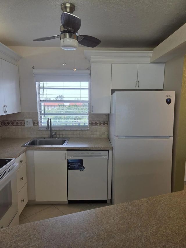 4 of 29 - 2998 Sunrise Lakes Drive E #411, Sunrise, FL