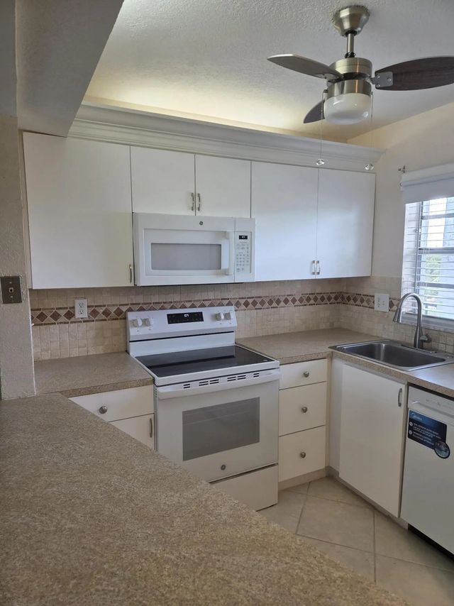 5 of 29 - 2998 Sunrise Lakes Drive E #411, Sunrise, FL