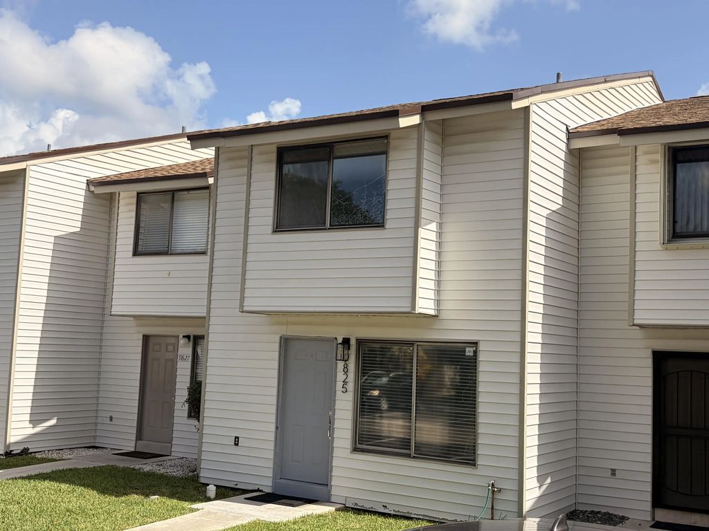 9825 Nw 37th Street #5f, Sunrise