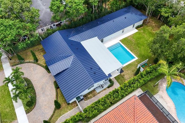 4 of 32 - 7107 Sw 63rd Avenue, South Miami, FL