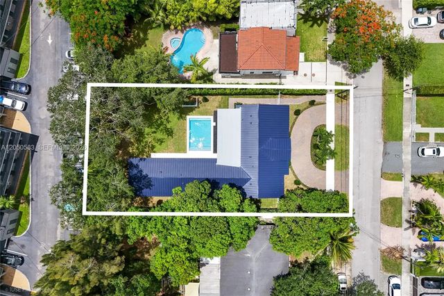 5 of 32 - 7107 Sw 63rd Avenue, South Miami, FL