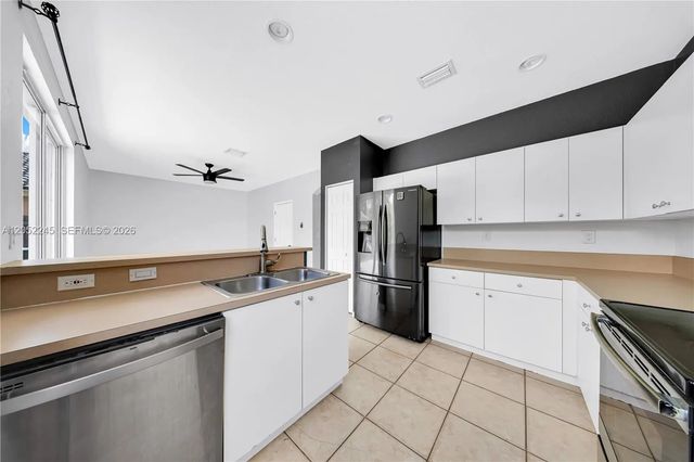 5 of 39 - 2019 Se 13th Street, Homestead, FL