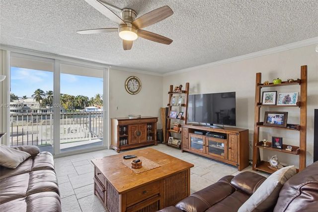 211 S Ocean Drive #205, Hollywood