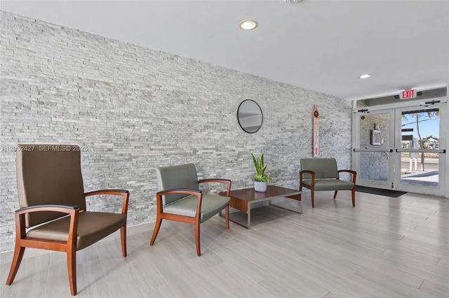 4 of 19 - 211 S Ocean Drive #205, Hollywood, FL