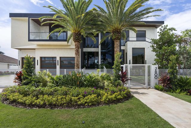 4 of 84 - 2600 Ne 24th Street, Lighthouse Point, FL