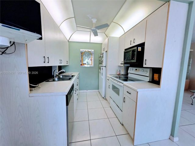 5 of 37 - 3076 E Exeter E #3076, Boca Raton, FL
