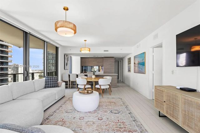 5 of 30 - 1300 S Miami Avenue #2206, Miami, FL