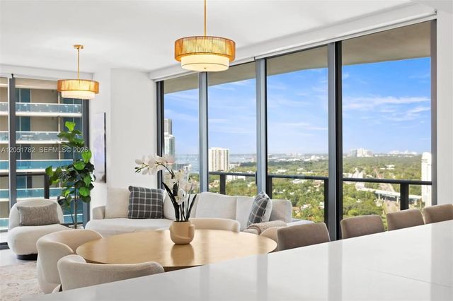 1300 S Miami Avenue #2206, Miami