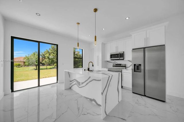 5 of 35 - 2609 21st Street Sw, Lehigh Acres, FL