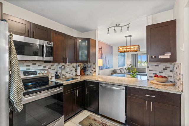 3 of 40 - 2223 Park Lane #210, Hollywood, FL