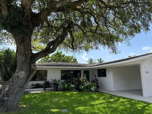 3 of 33 - 2001 N Victoria Park Road, Fort Lauderdale, FL