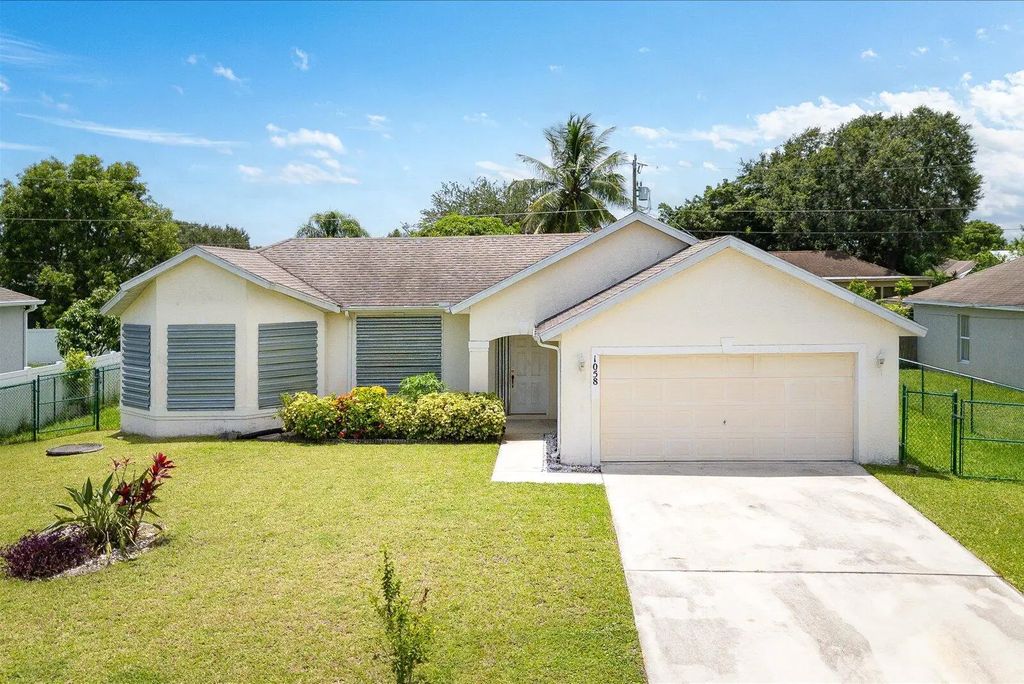 1058 Sw Locke Avenue, Port St. Lucie
