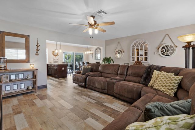 4 of 53 - 981 Se 10th Court, Pompano Beach, FL