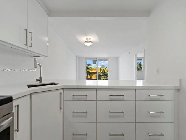 5 of 38 - 401 Ocean Drive #403, Miami Beach, FL