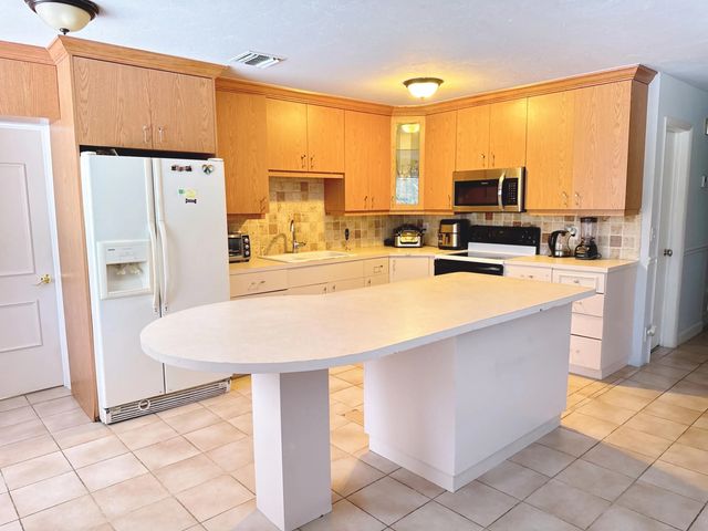 5 of 23 - 6959 Clendenin Street, Lake Worth, FL