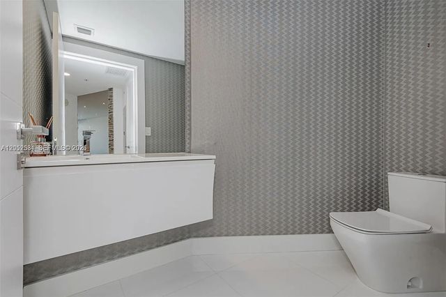 4 of 11 - 18201 Collins Avenue #1101, Sunny Isles Beach, FL
