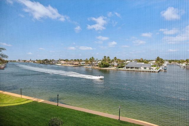 985 Se 19th Avenue #303, Deerfield Beach