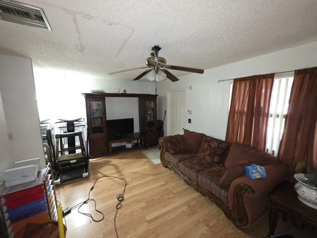 2 of 8 - 4917 Freedom Circle, Lake Worth, FL