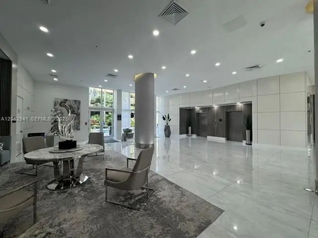 3 of 18 - 18800 Ne 29th Avenue #329, Aventura, FL