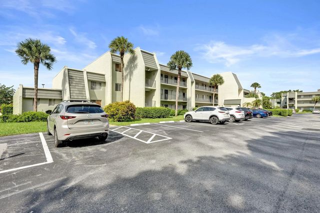 3 of 27 - 4100 Tivoli Court #304, Lake Worth, FL