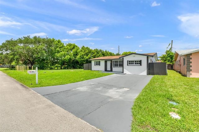 3 of 47 - 3432 Sw 63rd Way, Miramar, FL