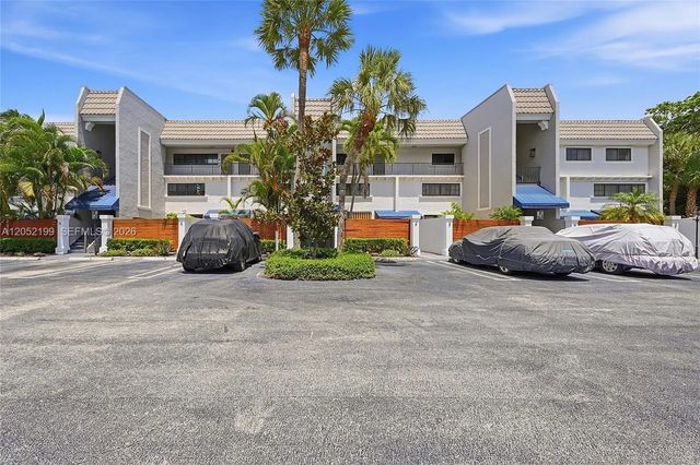 2 of 30 - 801 Palm Trail #10, Delray Beach, FL