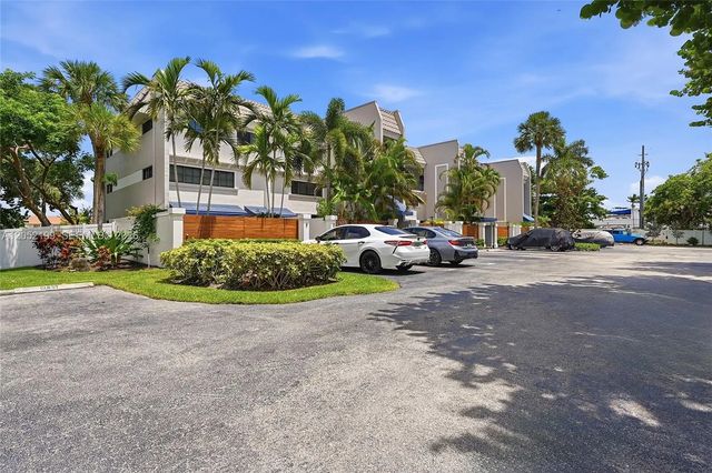 3 of 30 - 801 Palm Trail #10, Delray Beach, FL