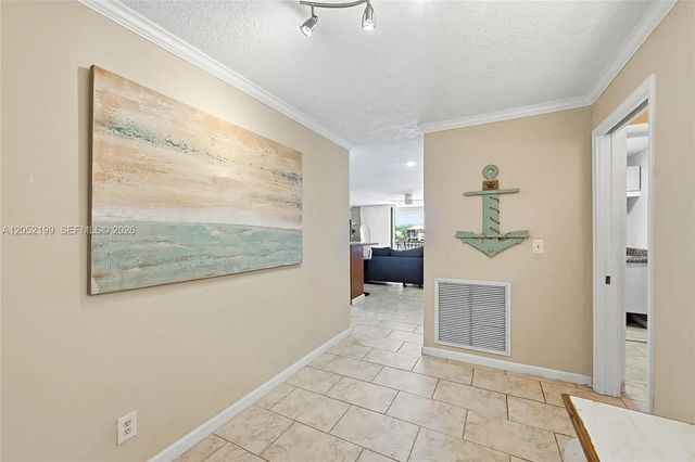 5 of 30 - 801 Palm Trail #10, Delray Beach, FL