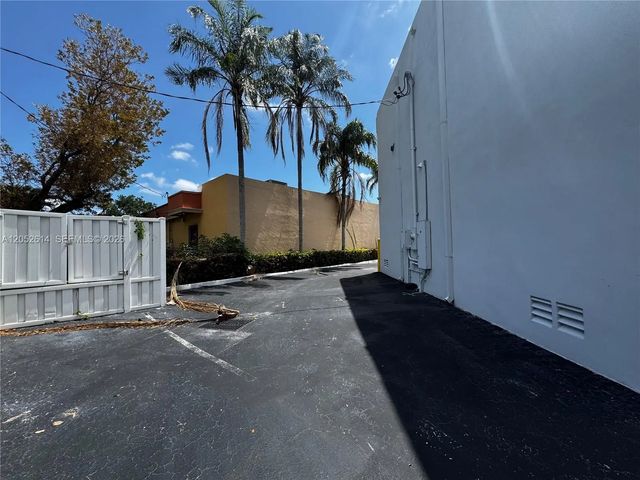 5 of 22 - 6151 Pembroke Road, Hollywood, FL