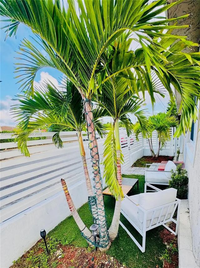 3 of 31 - 1520 Sw 22nd Avenue, Miami, FL
