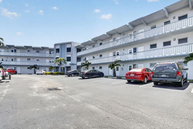 3 of 36 - 2200 Park Lane #208, Hollywood, FL