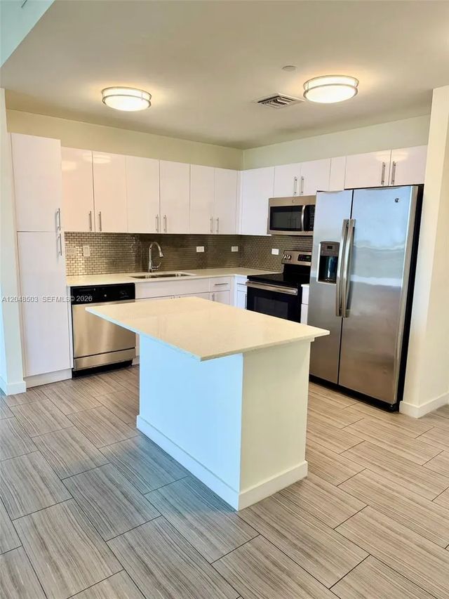4 of 28 - 1776 Polk Street #517, Hollywood, FL