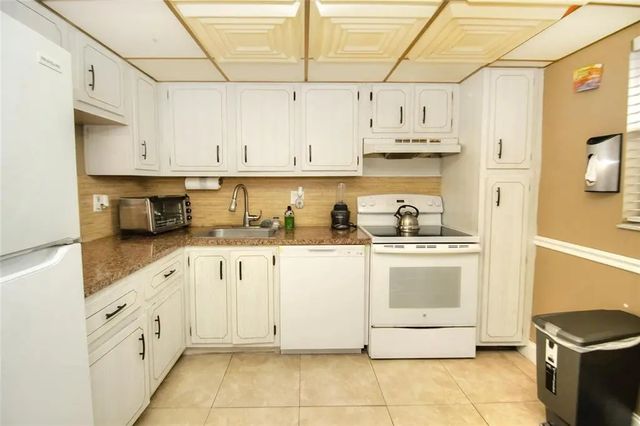 4 of 19 - 8401 Lagos De Campo Boulevard #306v, Tamarac, FL