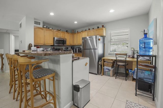 3 of 23 - 3231 Vassallo Avenue, Palm Springs, FL