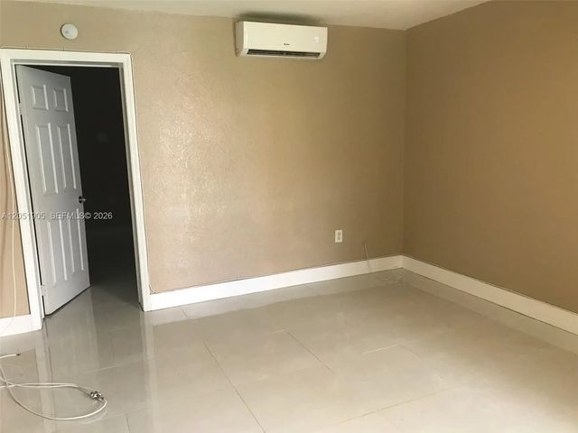 2 of 25 - 4550 Sw 67th Avenue #7, Miami, FL