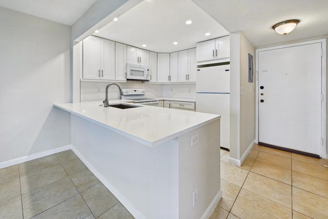 4 of 60 - 1800 N Andrews Avenue #12g, Fort Lauderdale, FL
