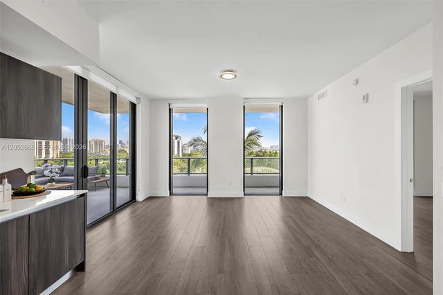 5 of 32 - 2960 Ne 207th Street #811, Aventura, FL