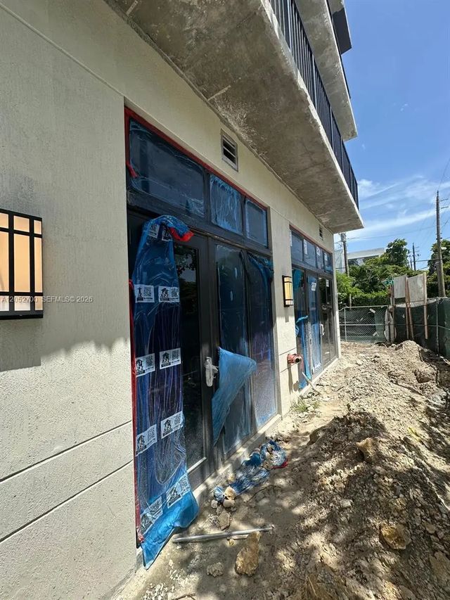 2 of 10 - 3332 Nw 5th Avenue, Miami, FL