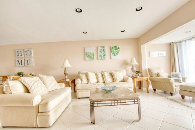 2 of 17 - 4272 D Este Court #305, Lake Worth, FL