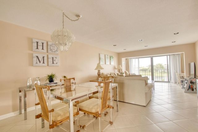 3 of 17 - 4272 D Este Court #305, Lake Worth, FL