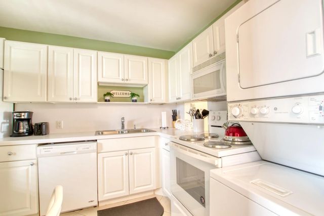 5 of 17 - 4272 D Este Court #305, Lake Worth, FL