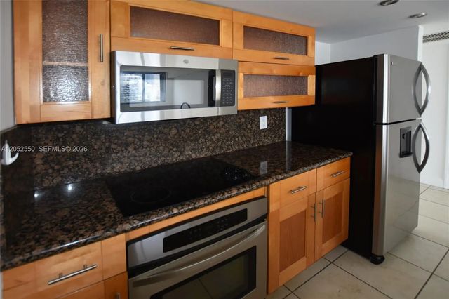 540 Brickell Key Drive #1511, Miami