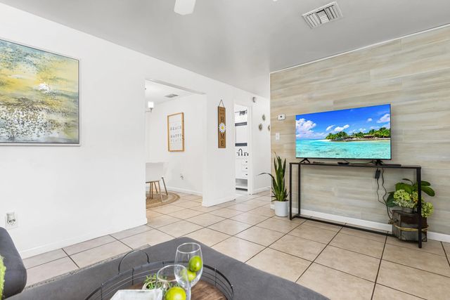 3 of 25 - 2191 Thomasson Drive, Naples, FL