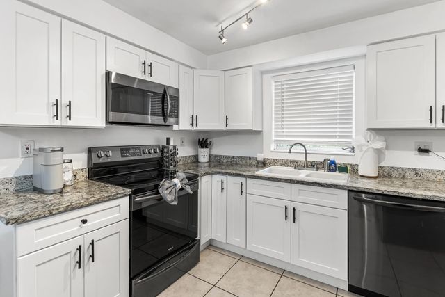 4 of 25 - 2191 Thomasson Drive, Naples, FL