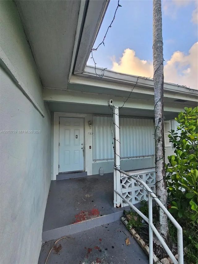 2 of 35 - 722 S E Street, Lake Worth, FL