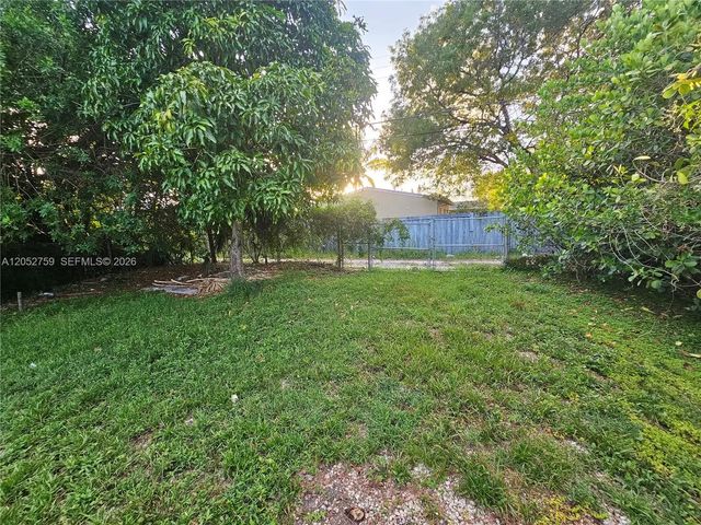 5 of 35 - 722 S E Street, Lake Worth, FL