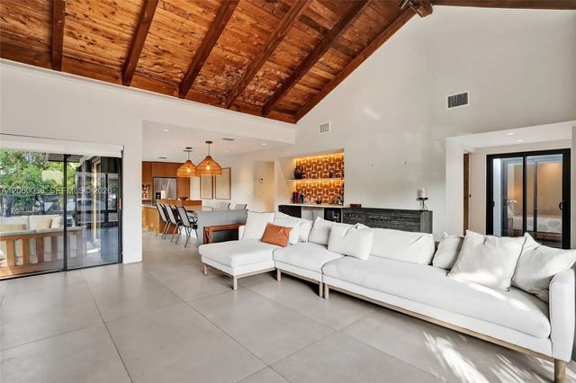 3 of 39 - 20435 Ne 10th Court, Miami, FL