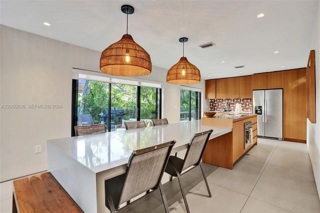 4 of 39 - 20435 Ne 10th Court, Miami, FL