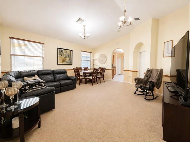 4 of 28 - 1030 Ne 37th Avenue, Homestead, FL