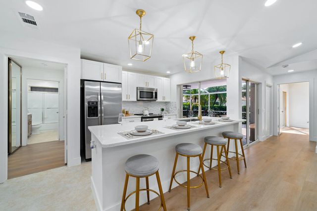 2301 Pin Oak Court, Palm Beach Gardens